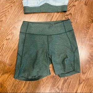 OV- outdoor voices - M - GREEN MOVE FREE SHORT